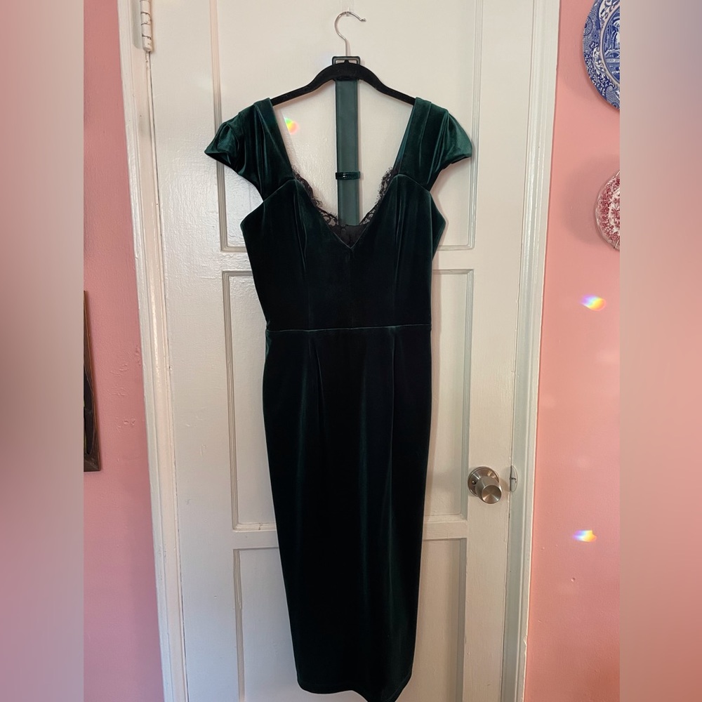 La Femme en Noir Micheline Pitt Green Baudelaire Velvet Wiggle Dress Large